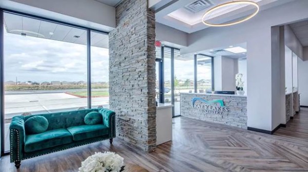 Katy Lakes Dentistry Brings a Clear Path to Confidence with Invisalign in Katy TX