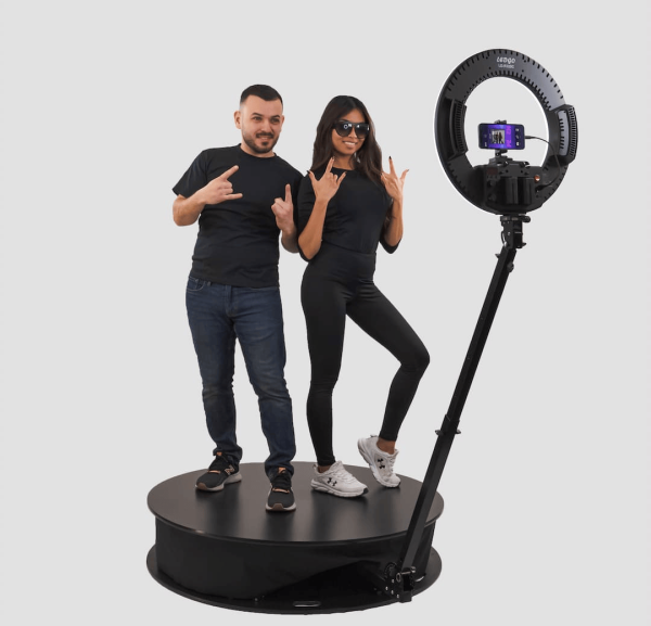 Adept Photo Booths Rolls Out 360 Interactive Photo Booth Hire Service to Perth Market
