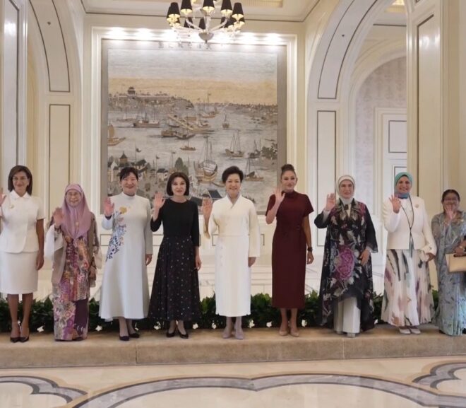 CGTN: Peng Liyuan hosts spouses of SCO leaders, showcases Chinese culture
