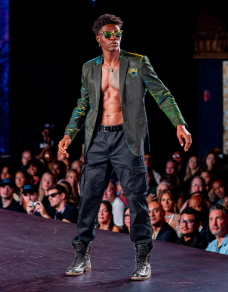 Dazzling at New York Fashion Week – Jefoo Sunglasses Shine at Haute Couture Show