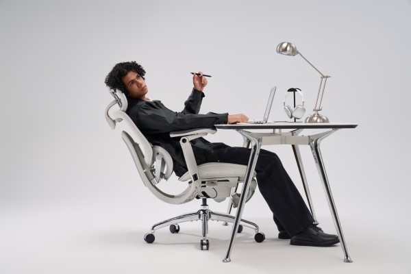 Sihoo Introduces the Doro C300 Pro V2 – the First Full-Body Adaptive Ergonomic Chair