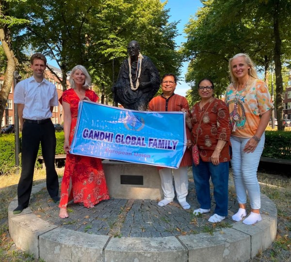 Gandhi Tribute in Amsterdam Unites Peace Advocates