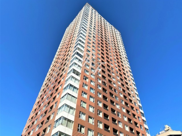 West Park Tower Ikebukuro A Modern Residential Landmark in Tokyo