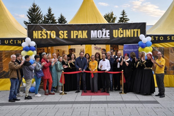 Scientology Volunteer Ministers Open First Sarajevo Exhibition with Sevdalinka Songs and Free Seminars